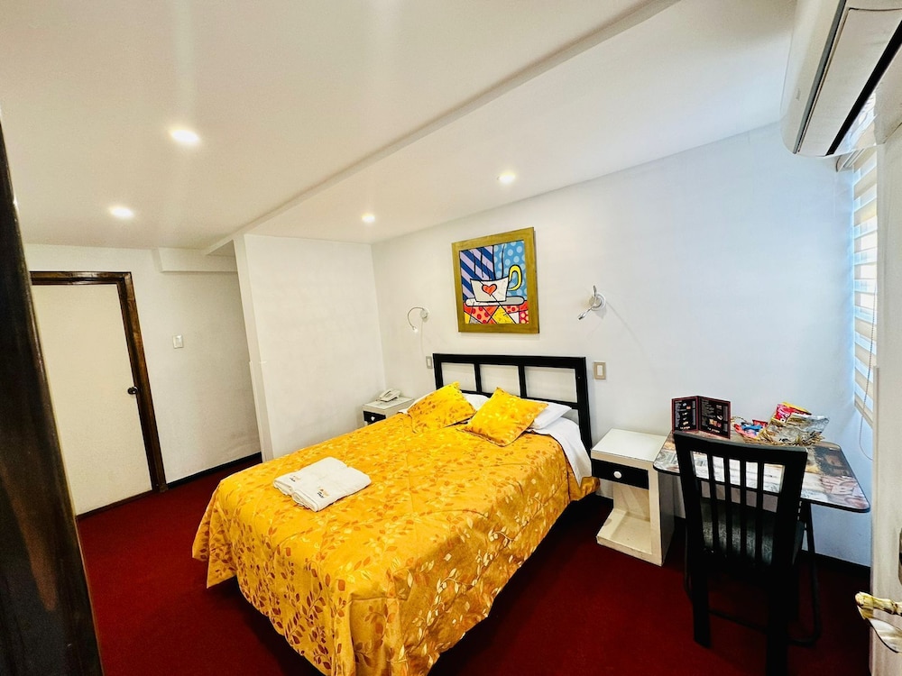 Honeymoon Room photo 2