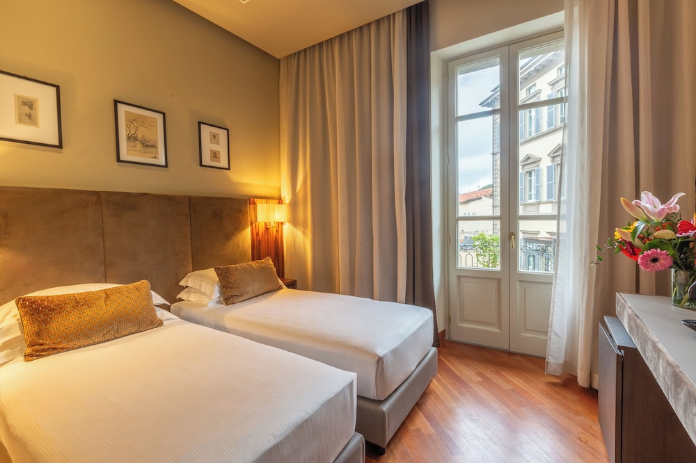 Deluxe Double or Twin Room photo 1