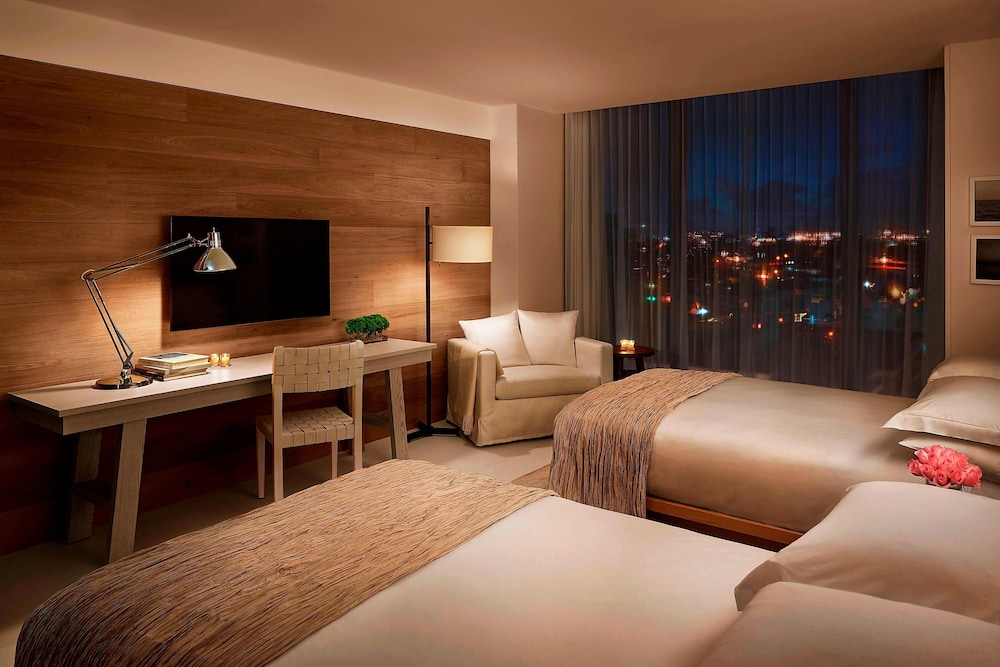 Room, 2 Queen Beds, Balcony, Oceanfront