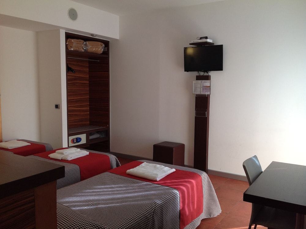 Standard Triple Room photo 2