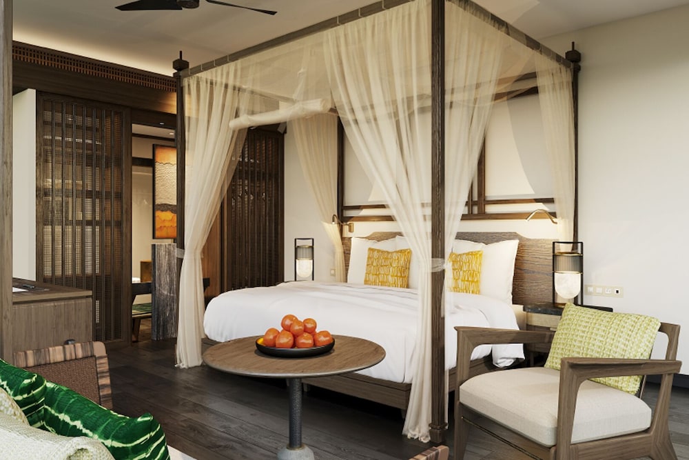 Superior Deluxe Pool Access w Free Minibar and One-Way Airport Transfer