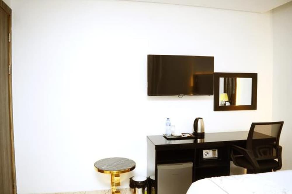 Deluxe Room - Photo 27
