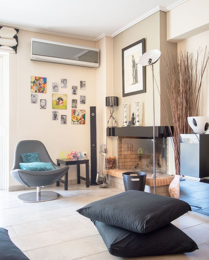Designer s Apartment in Galatsi Area, Billede 7
