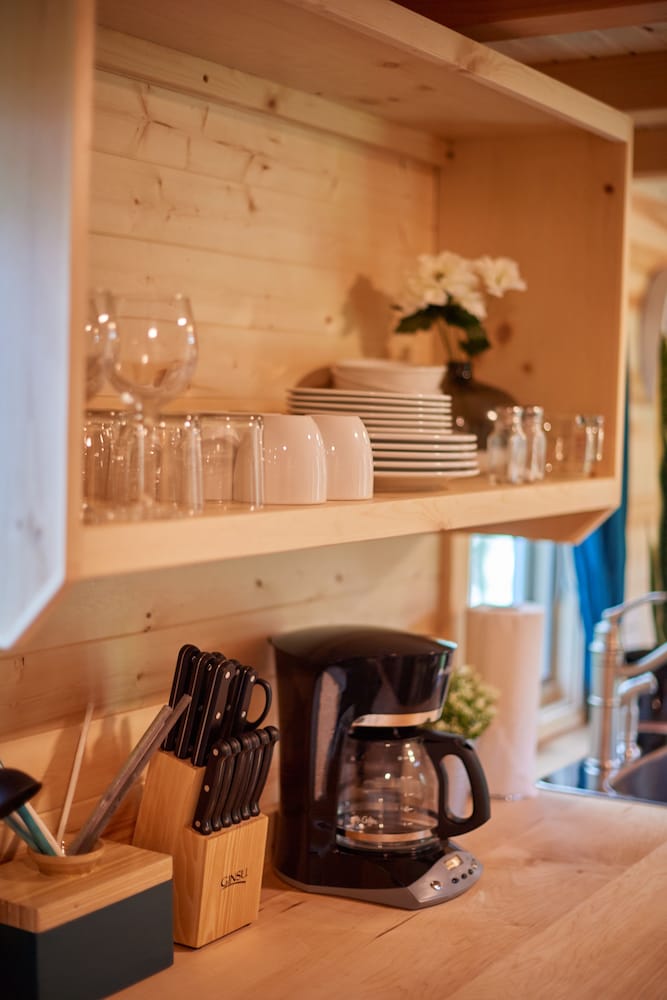 House, Multiple Beds, Kitchenette (EmersonTiny House) photo 2