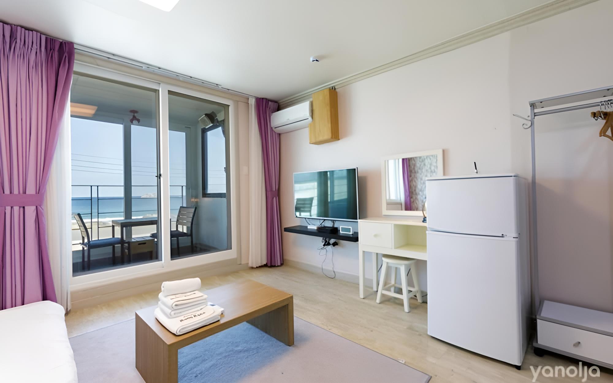 Room (Room 202 (Whirlpool Spa)) - Photo 5