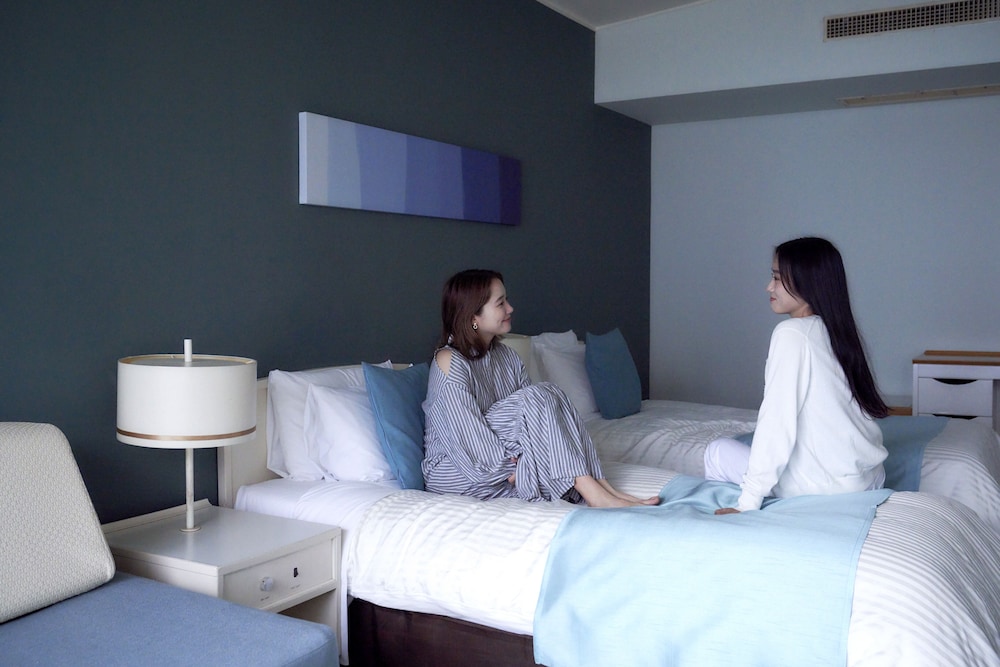 Renewal Twin Room B - Photo 3