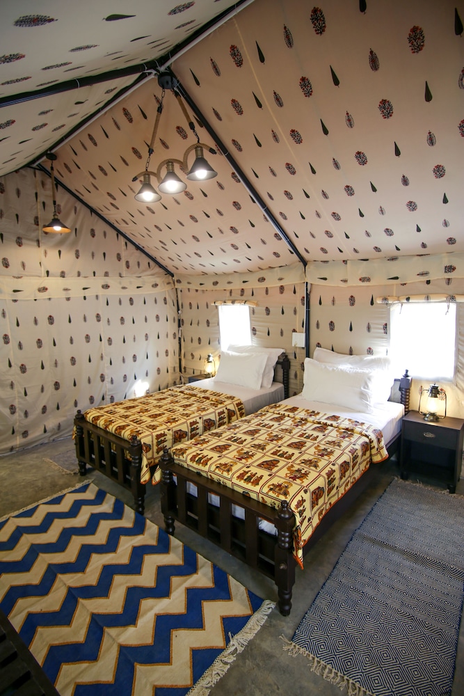 Deluxe Double or Twin Room, 1 King Bed, River View photo 3