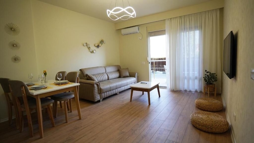 Classic Apartment, City View