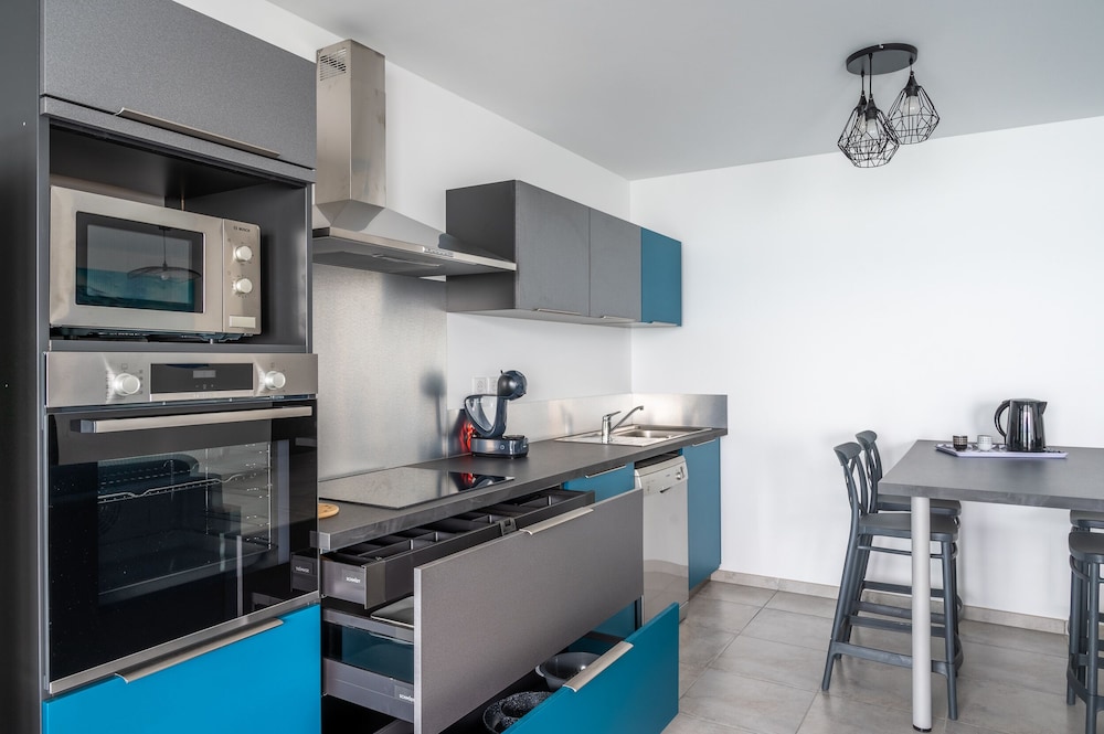 Family Apartment, 2 Bedrooms, 2 Bathrooms - Photo 3