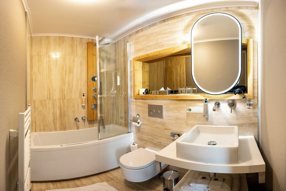 Executive Double or Twin Room (Free Wellness) - Photo 8