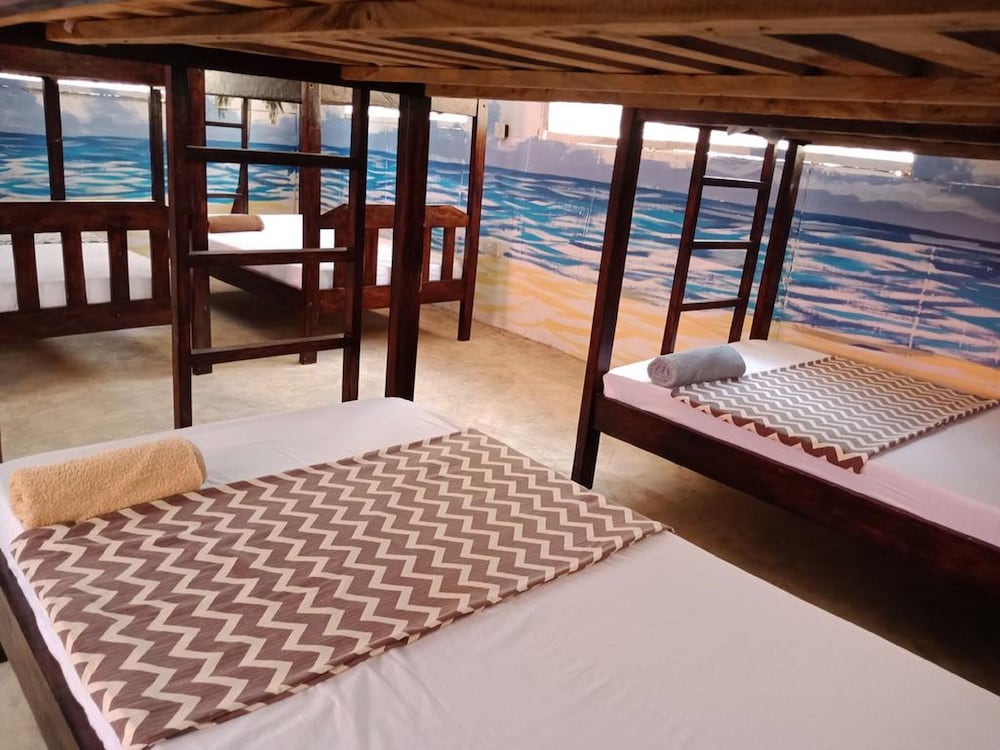 Shared Dormitory, Multiple Bedrooms photo 3