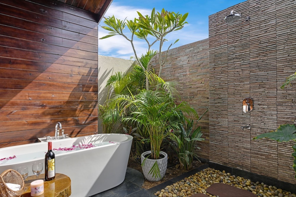 Honeymoon Room photo 2