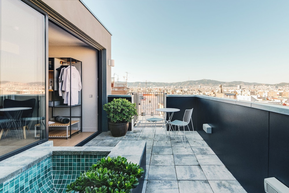 Deluxe Penthouse, 1 Queen Bed, Terrace