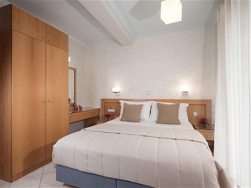 Economy Double Room, 1 Queen Bed, Courtyard View