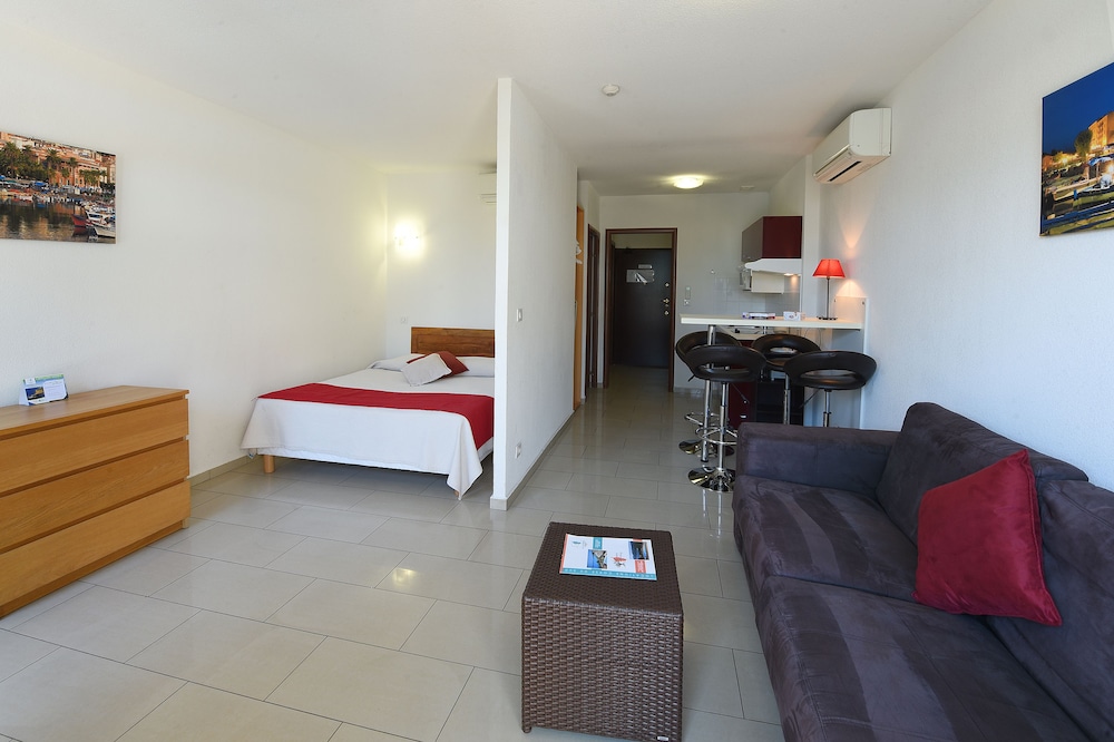 Studio, 1 Double Bed, Terrace, Garden View - Photo 2