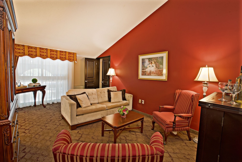Luxury Suite, 1 King Bed, Jetted Tub - Photo 1