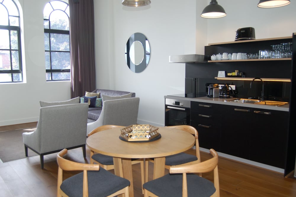 Two Bedroom Two Bathroom Apartment photo 3