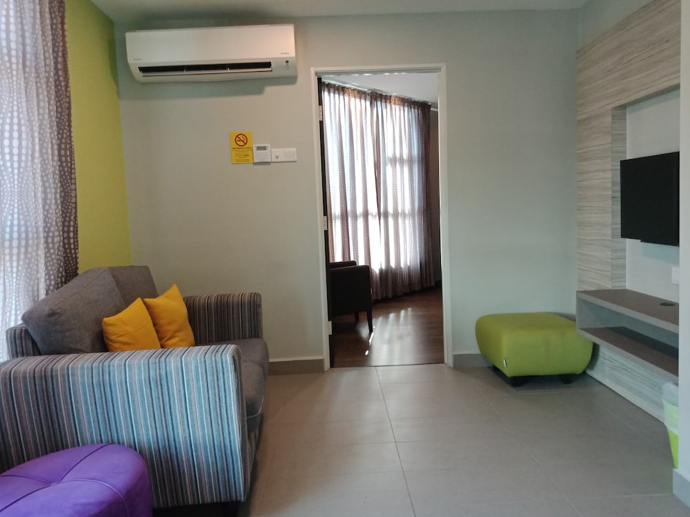 2-Bedroom Apartment Suite photo 2
