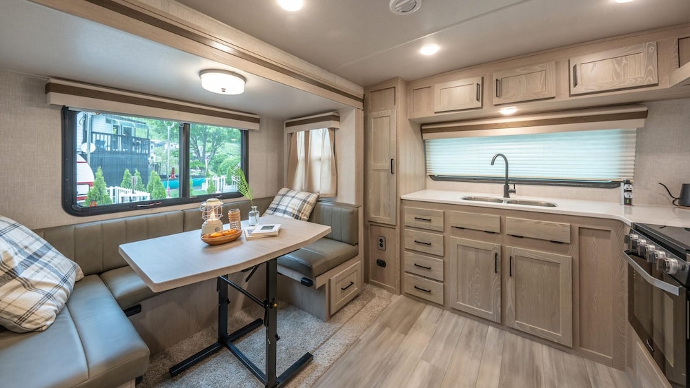 Basic Room, 1 Bedroom (Caravan USA 12 (BBQ,Pet-Friedly)) - Photo 18