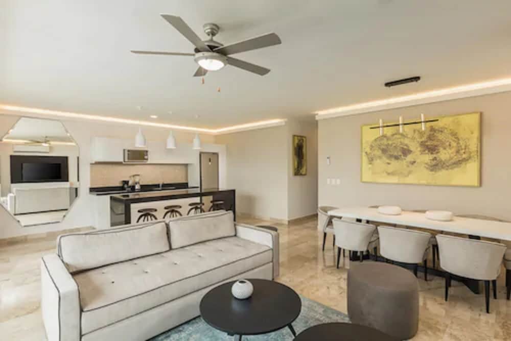 Grand Junior Suite - Photo 1