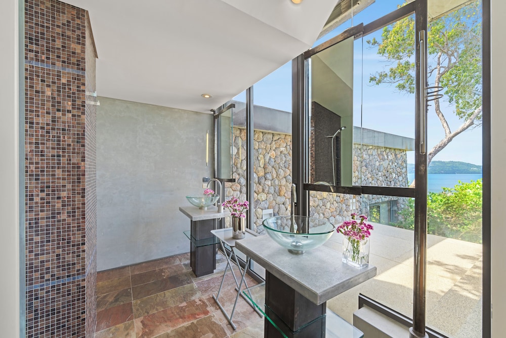 Luxury Villa photo 2