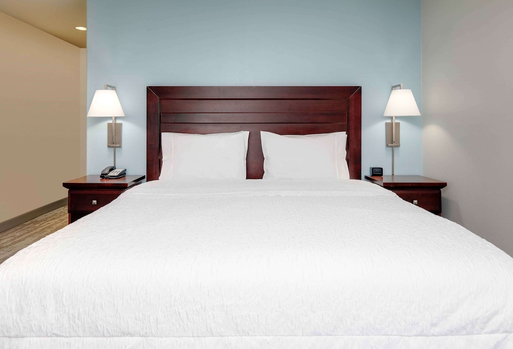 Standard, One King Bed, Non-Smoking - Photo 3