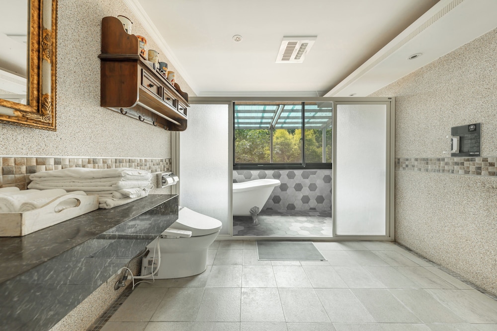 Two-Bedroom Suite photo 2