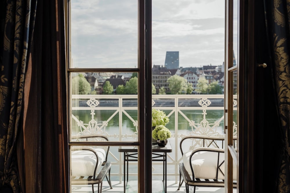 Junior Suite, Balcony (River) photo 3