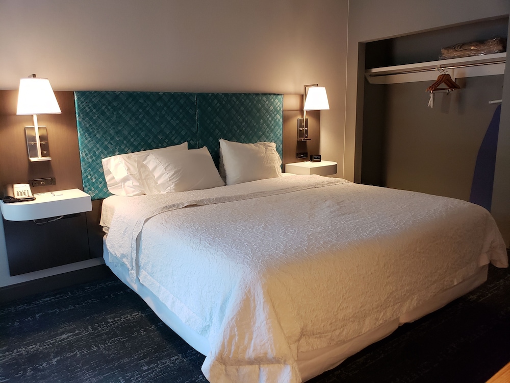 Hampton Inn & Suites Newtown, 사진 18