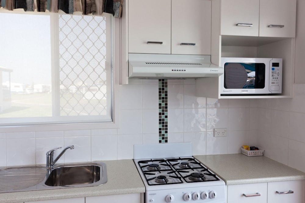 1 Bedroom Ensuite 4 Berth Cabin photo 3