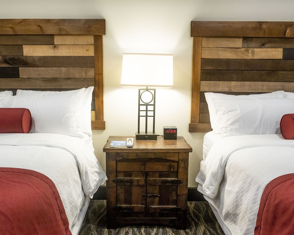 Deluxe Suite, Multiple Beds, Patio at Sawtelle Mountain Resort in Island Park