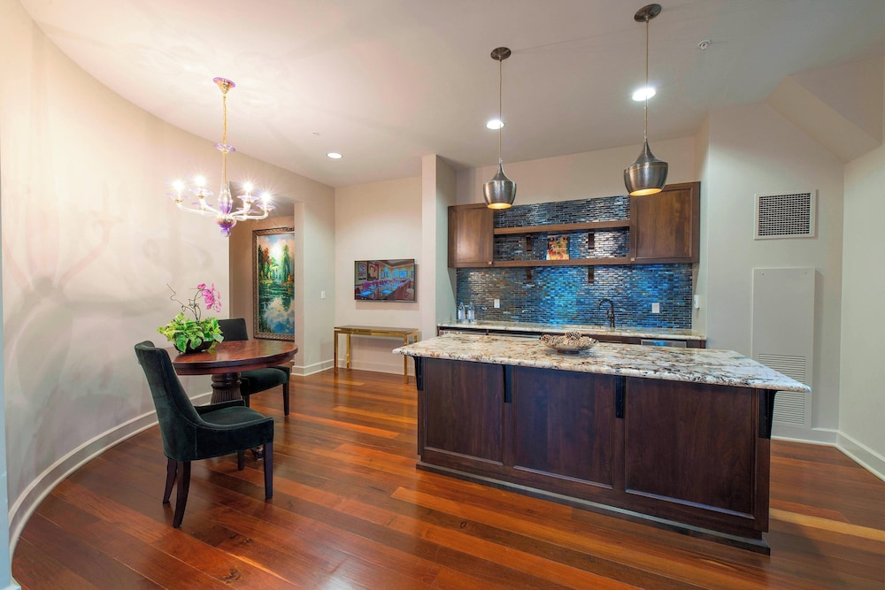 Suite, 1 Bedroom photo 3