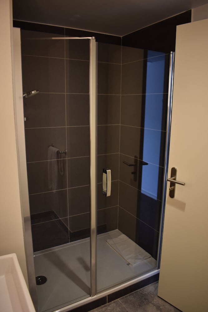 Standard Room, Multiple Beds photo 2