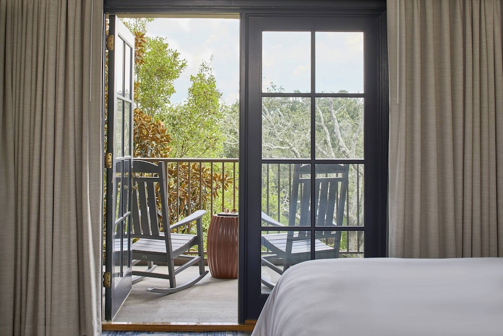 Premium Room, 1 King Bed, Resort View - Photo 4