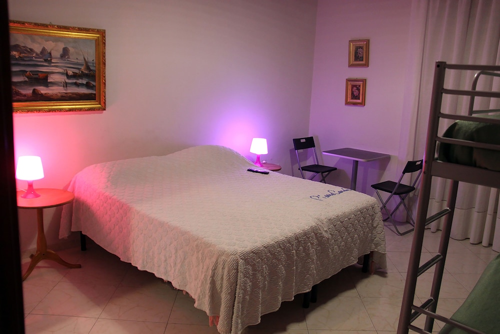 Standard Room (Quintuple)