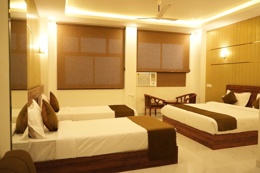 Deluxe Room, City View
