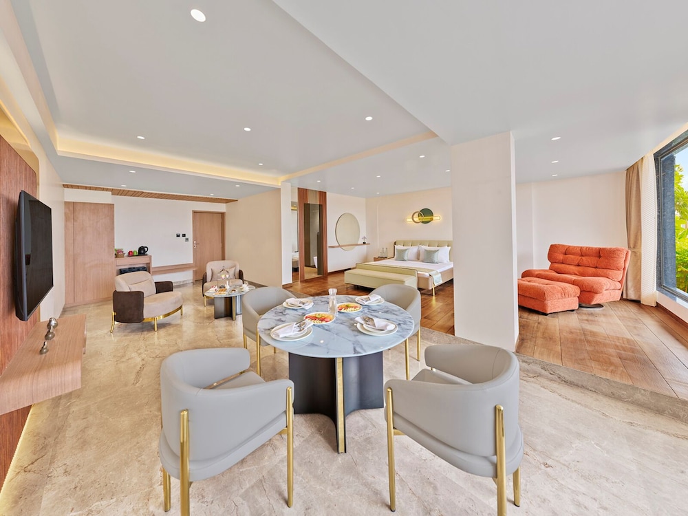 Lillian Suite