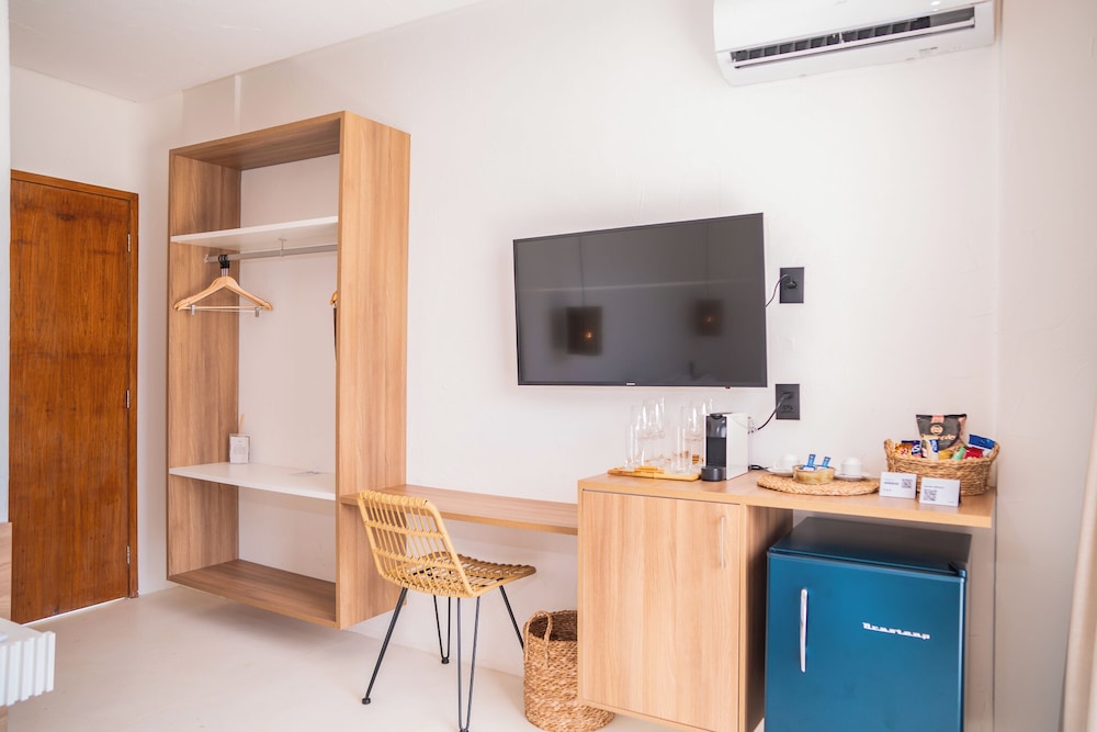 Super Luxury Suite Triple - Photo 5