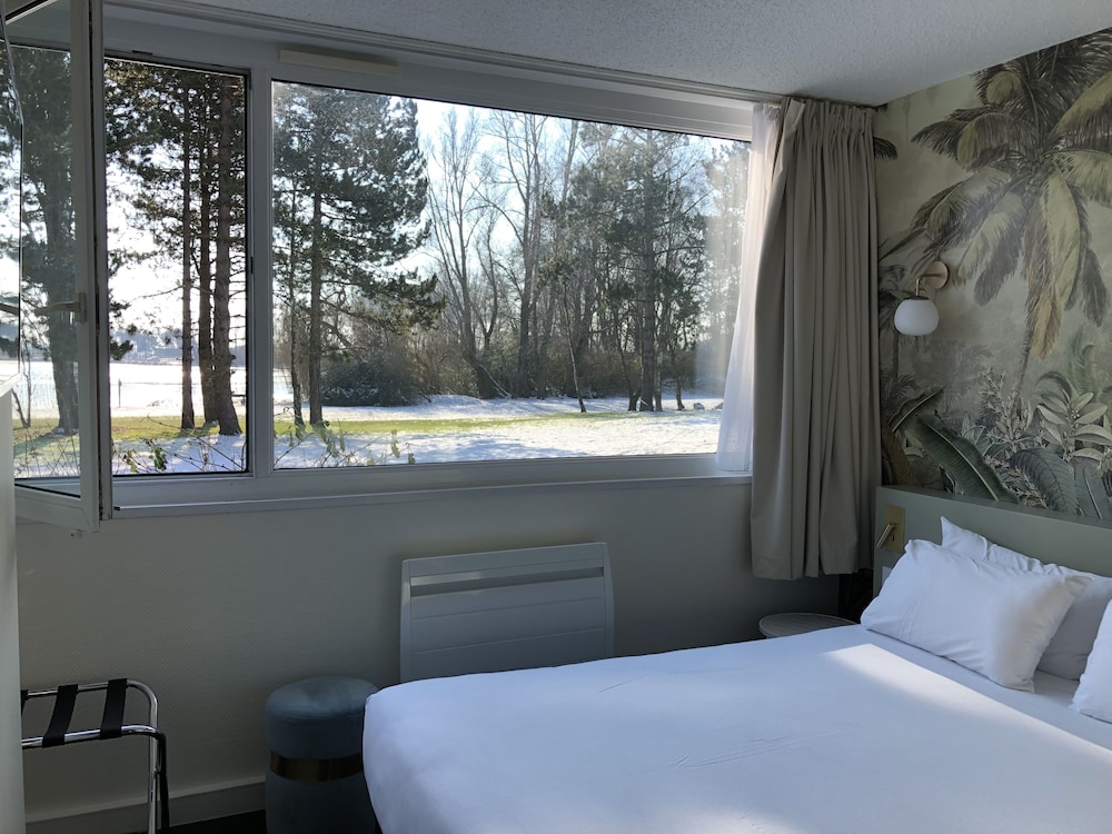 Classic Room, 1 Queen Bed, Non Smoking - Photo 1