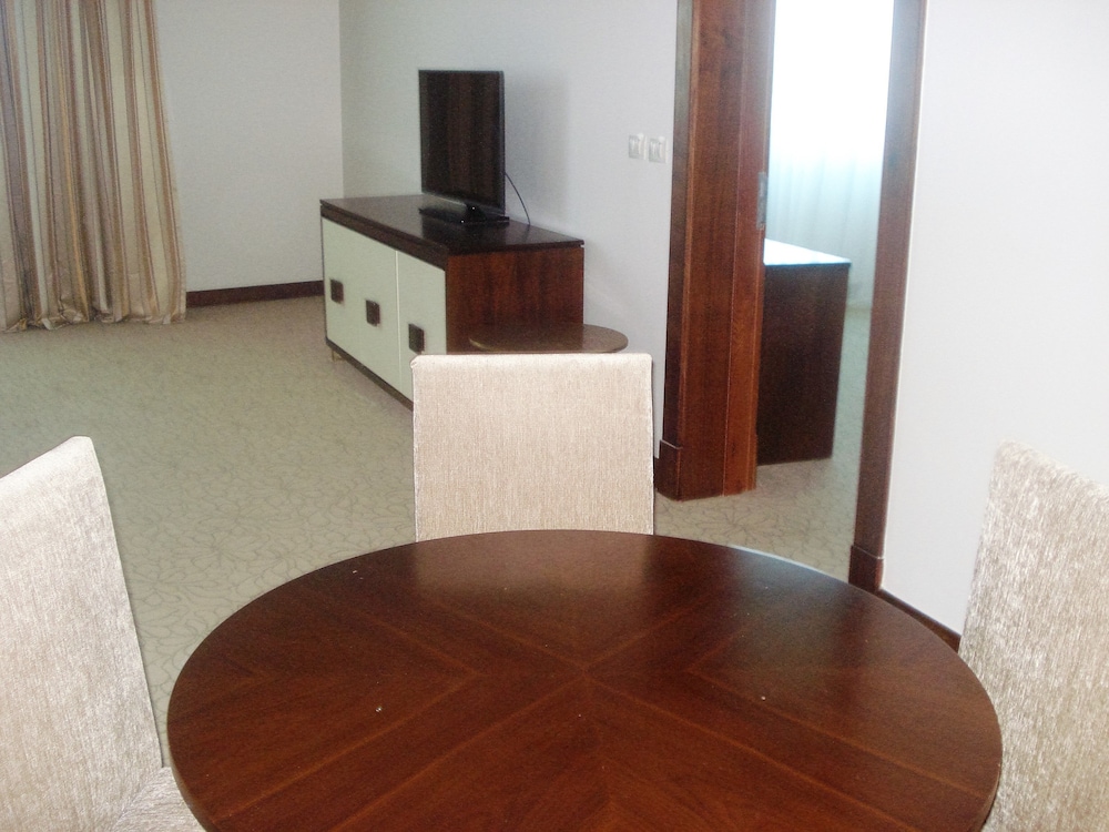 Presidential Suite, Pool View