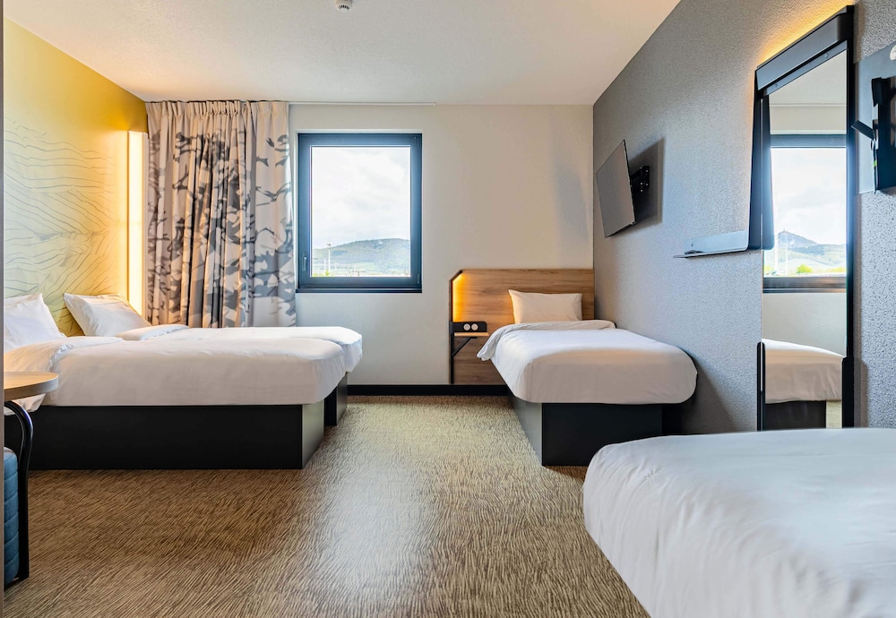 Standard Quadruple Room - Photo 1
