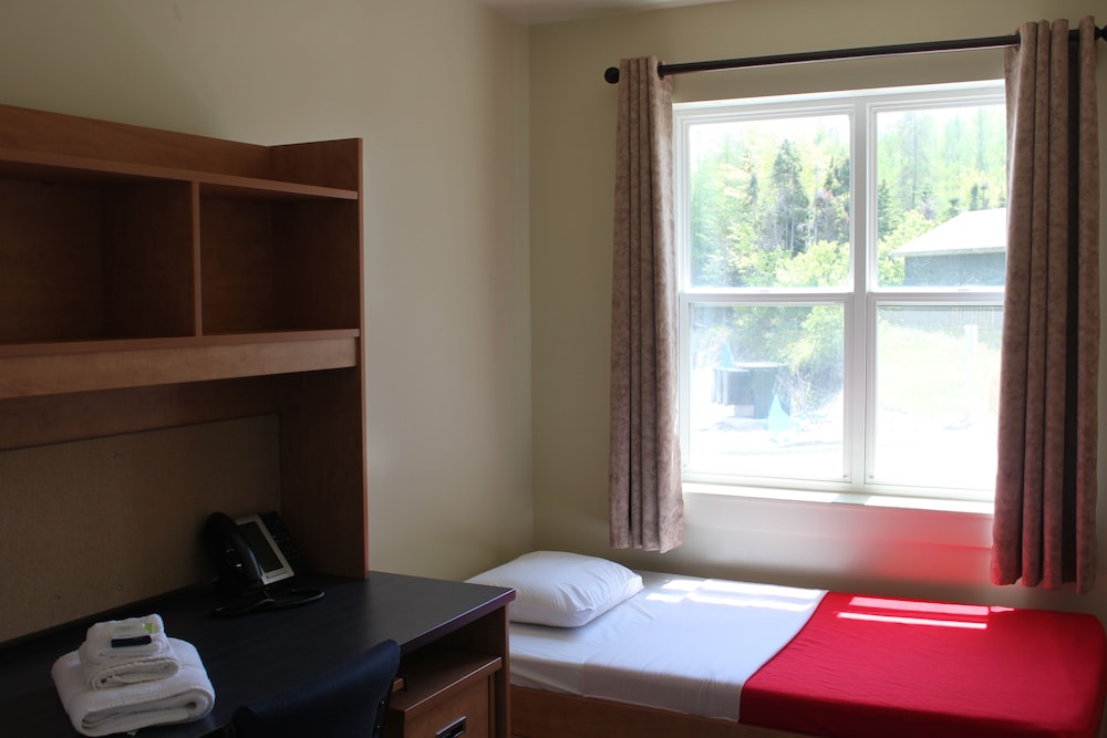 Family Unit, 4 Bedrooms photo 2