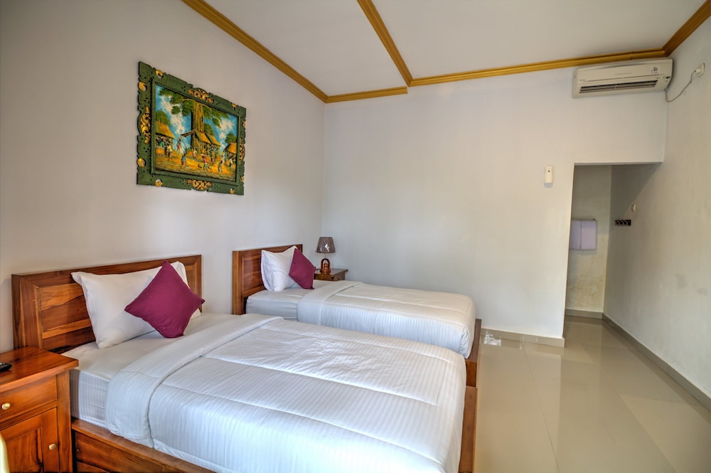 Standard Twin Room, 2 Twin Beds, Pool View photo 1