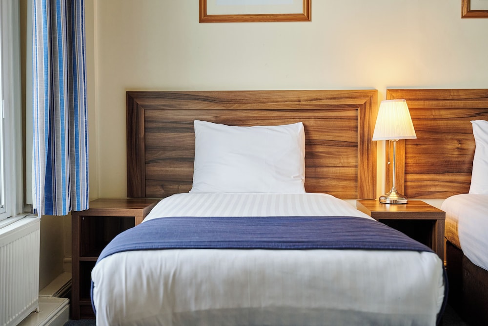 Standard Twin Room - Photo 3