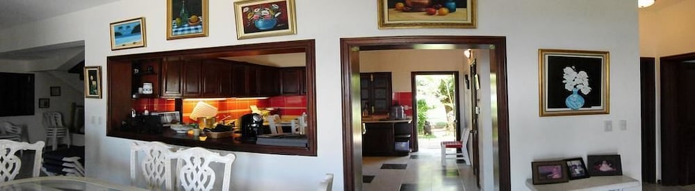 Comfort Villa, 5 Bedrooms, Ocean View, Garden Area photo 2