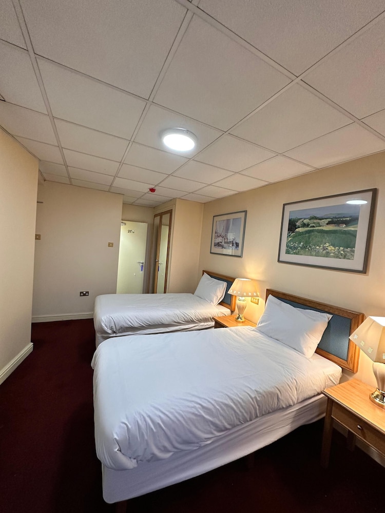 Standard Twin Room, 2 Twin Beds, Non Smoking, Ensuite - Photo 3