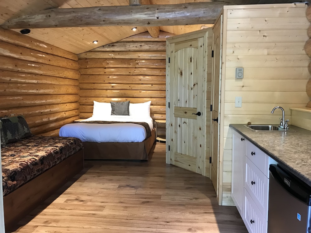 Cabin, 1 Queen Bed and 1 Futon, Non Smoking photo 3