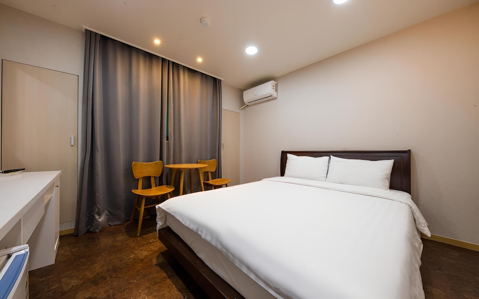 Room (Standard Room (Ocean View)) - Photo 1