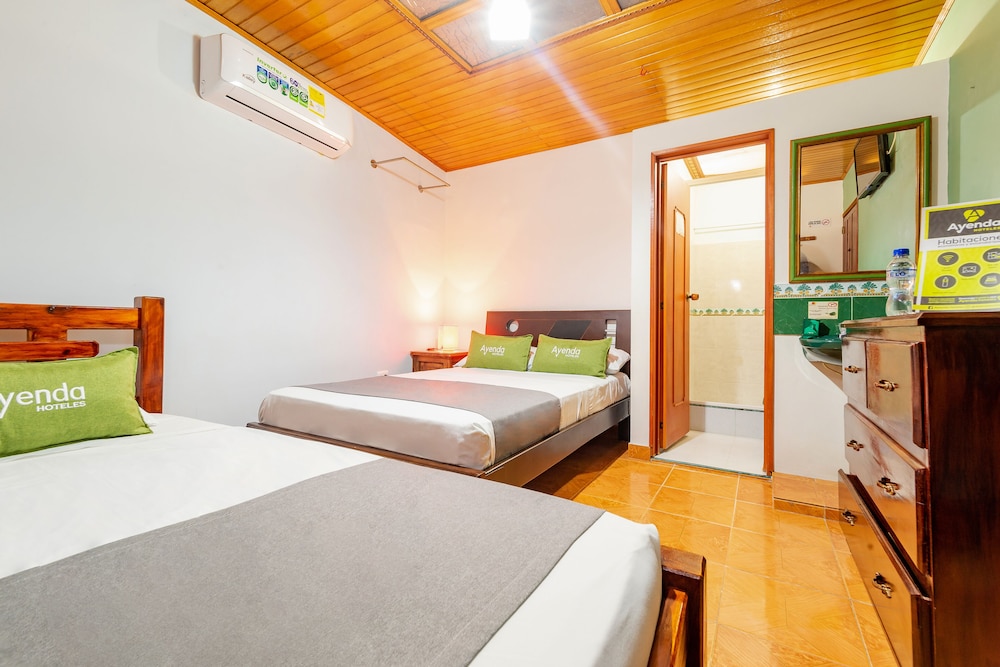 Superior Triple Room photo 3