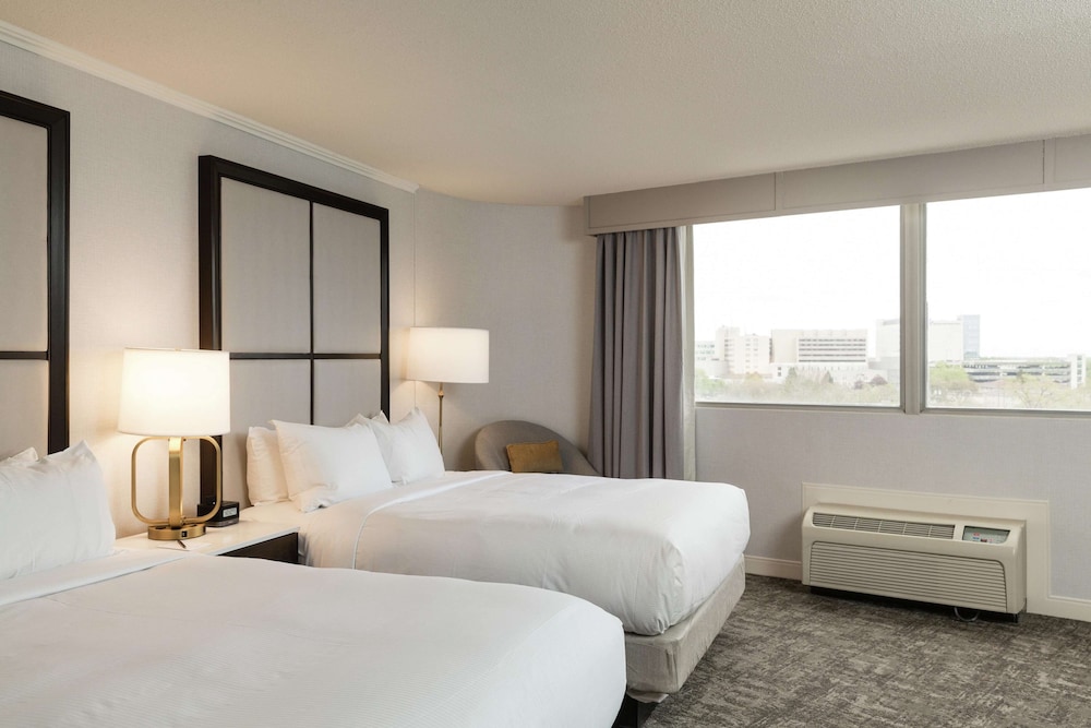 Room, 2 Queen Beds, Accessible (Hearing) - Photo 2